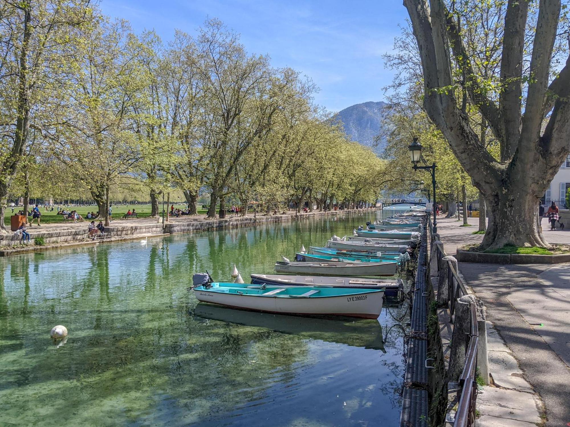 Nid Douillet Acomodação com café da manhã Annecy Exterior foto